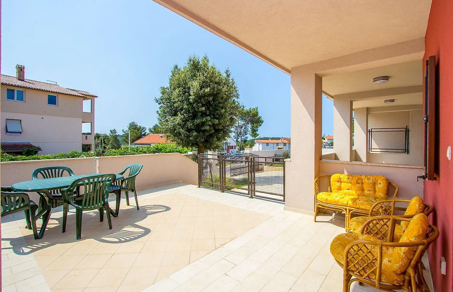 Apartment Ferienwohnung Nur 500 Meter Bis Zum Kieselstrand Mit Kueche, Klima, Wlan, Haustiere Erlaubt Banjole Croatia