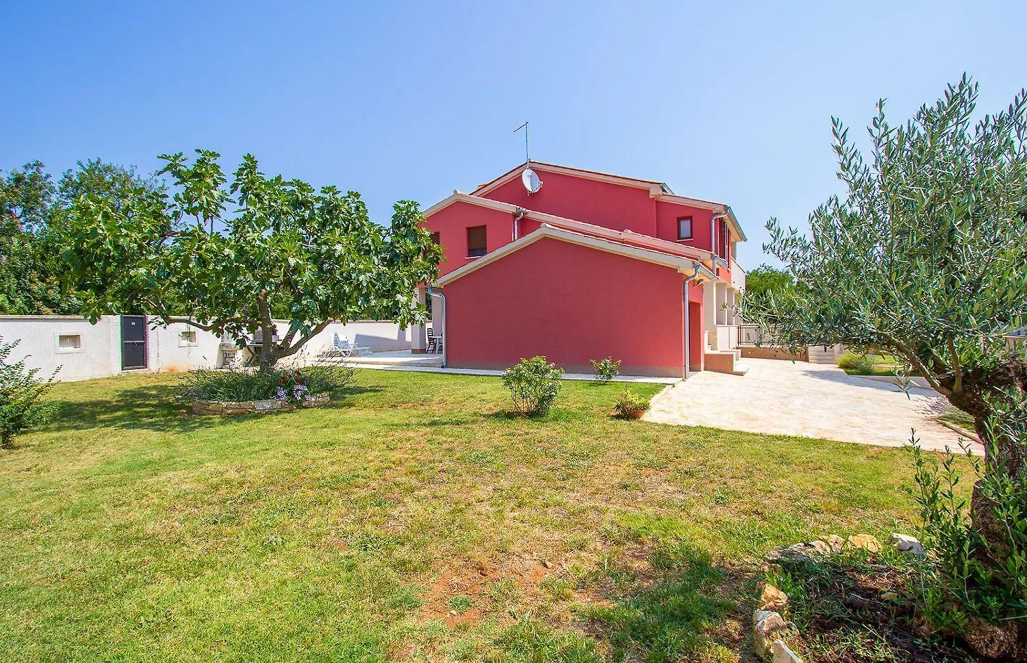 Ferienwohnung Nur 500 Meter Bis Zum Kieselstrand Mit Kueche, Klima, Wlan, Haustiere Erlaubt Banjole Apartment